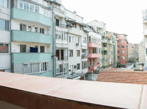GLORIOUS - 2-Bedroom apartment near Youth Hill