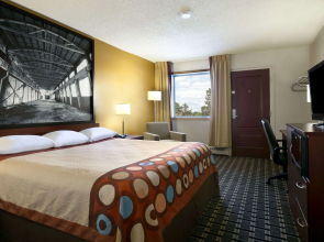 Super 8 by Wyndham Fox Creek