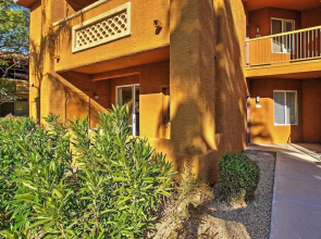 Phoenix Abode: Pool Access, Near Bellair Golf Club