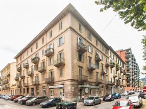 Vanchiglietta Roomy Apartment