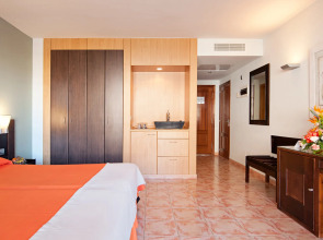 LIVVO Lago Taurito Hotel & Aquapark All Inclusive