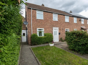 TAYLOR HOUSE contractors welcome OFF STREET parking for vans