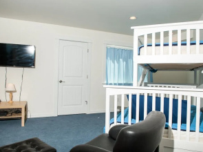 The Lighthouse 3 Br home by RedAwning