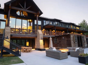 Ute Terrace by Rove Travel Lux Retreat w Pool