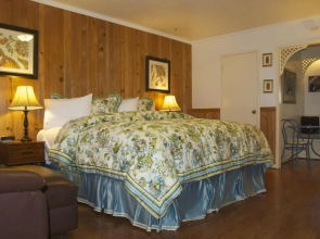 Carmel Garden Inn
