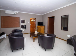 Kleinplasie Guesthouse