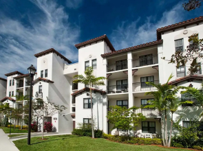 LYX Suites at Amli in Doral