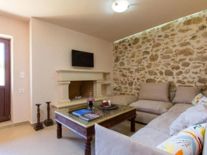 Beautiful & spacious villa with 38sqm pool & BBQ!