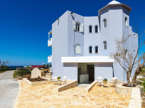 Pinelopi Beach Suites