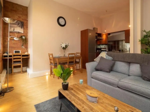 Stylish and comfortable Lace Market Studio Apartment
