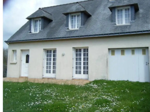 House With 4 Bedrooms in Locmariaquer, With Enclosed Garden - 3 km Fro