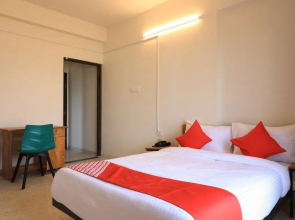 Taj Rahber Manzil by OYO Rooms