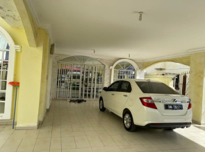 OYO Home 90425 Embun Homestay 1