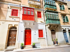 Eight Point Living 34B