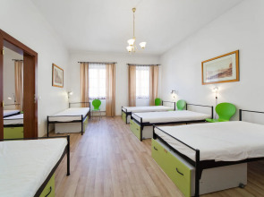 Hostel Little Quarter