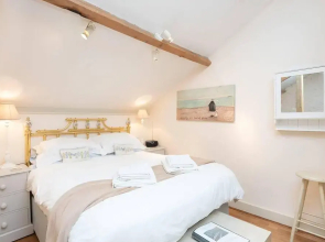 Hay Loft - Tranquil Cosy Holiday Cottage