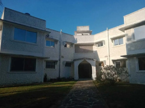 Lux Suites Royal Palm Studio Apartment