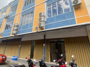 RedDoorz near BCS Mall @ Penuin