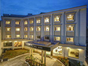 Hotel The Royal Krishna