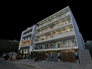 OYO Townhouse 1101 Birdhouse South City Near Omaxe Gurgaon Mall