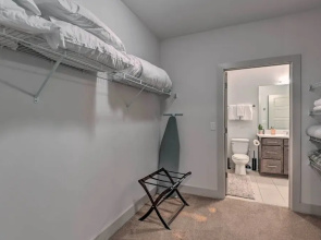 Modern Nashville Condo: 7 Mi to Downtown!