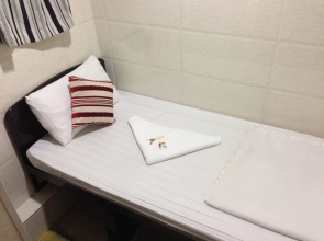 Days Hotel HK - Hostel
