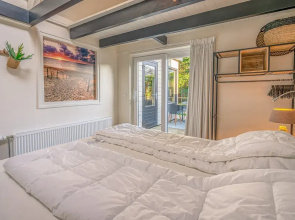 Charming Holiday Home for 2 People