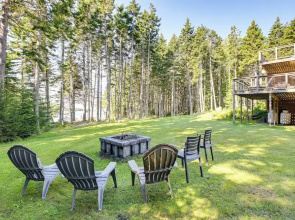 Waterfront Deer Isle Retreat w/ Fire Pit!