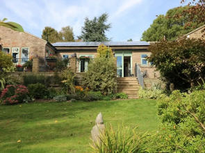Rhinegold Bungalow
