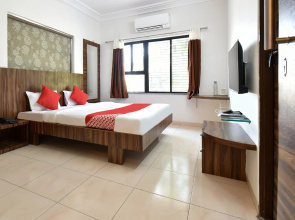 OYO Flagship 77389 HOTEL SHANGRILA ELITE