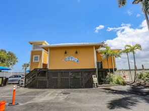 Lovers Key Resort 907