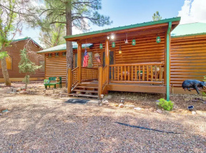 Near Hiking Trails: Heber-overgaard Haven w/ Deck!