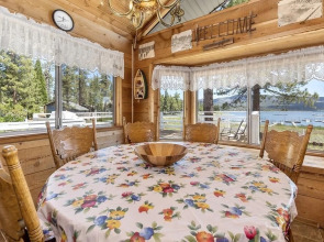 012 - Lakefront Chalet