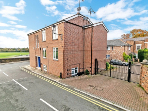 Unique Chester Racecourse Apartment
