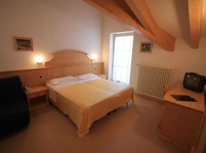X Alp Hotel