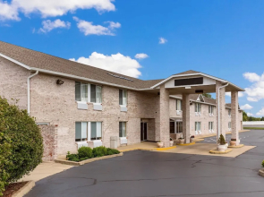 Econo Lodge Inn & Suites Fairview Heights near I-64 St Louis