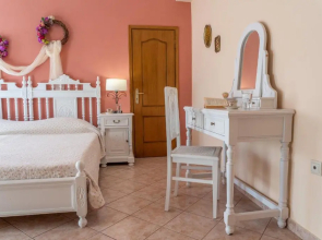 Artemis superb 2 bedroom apartment 700 m away from the beach