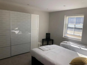 Captivating 2-bed Apartment in Brentwood