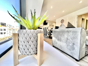 Captivating 2-bed Apartment in Liverpool