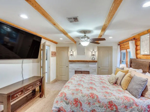 Cabin ~ 1 Mi to Lake Gregory & Hiking!