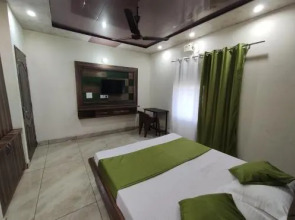 OYO 82478 Hotel Sky Tower