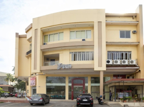 James Country Hotel 2 By OYO Rooms