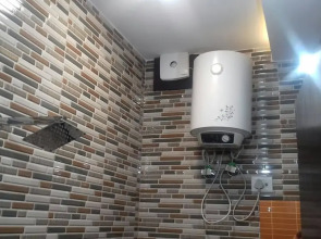 Posh, Nice Foreigner Area Lajpat Ngar Luxury Room
