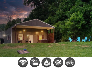 The Boho Barn 1 Bedroom Farmhouse by RedAwning