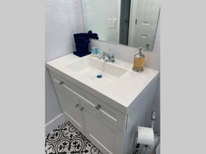 NEW 2 Bedroom House Minutes from Beach and Aventura Mall