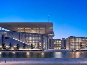 Family apt with garden next to the sea