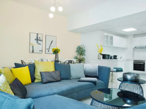 Maison Privee - Beautiful Chic Apt w Full Marina Views Next to the Beach
