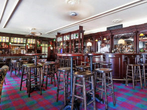 Le Chateau Lambousa Hotel