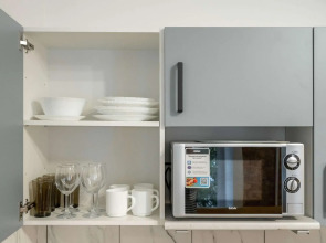 Метры в центре на Греческом проспекте 17