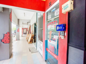 OYO 89894 1st Inn Hotel Klang Sentral